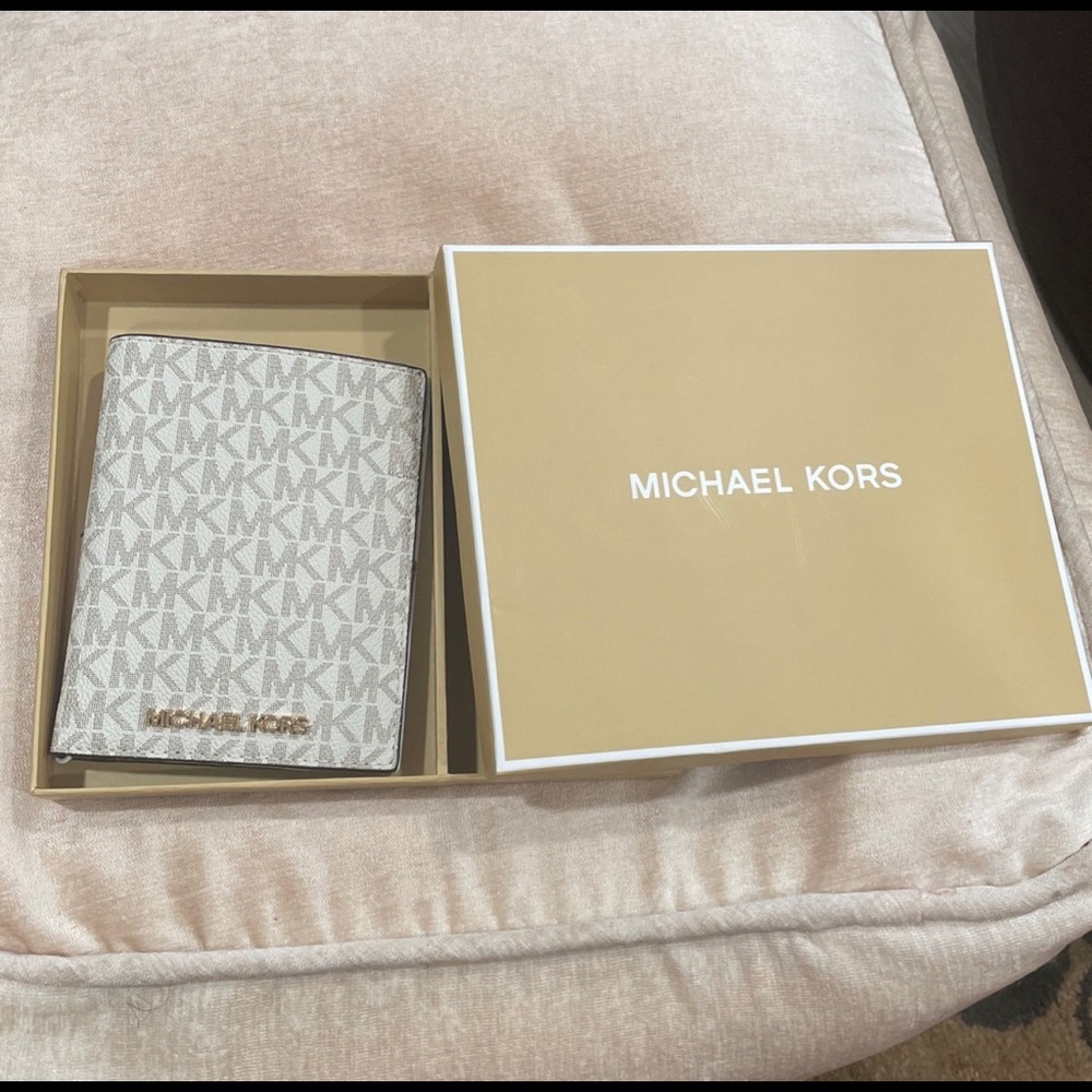 Michael Kors Passport Wallet
